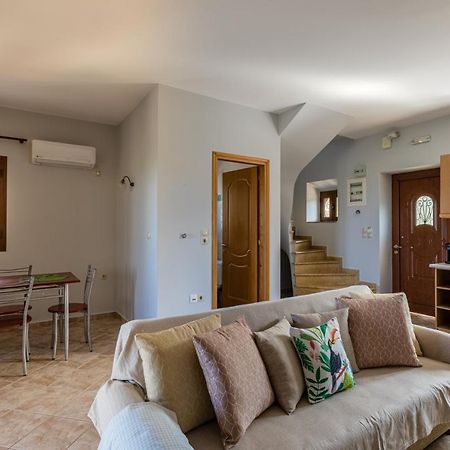 Chioureas Apartments Lévktron Екстериор снимка