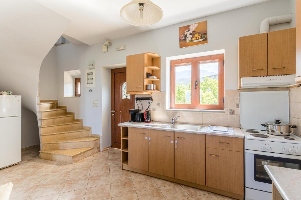 Chioureas Apartments Lévktron Екстериор снимка