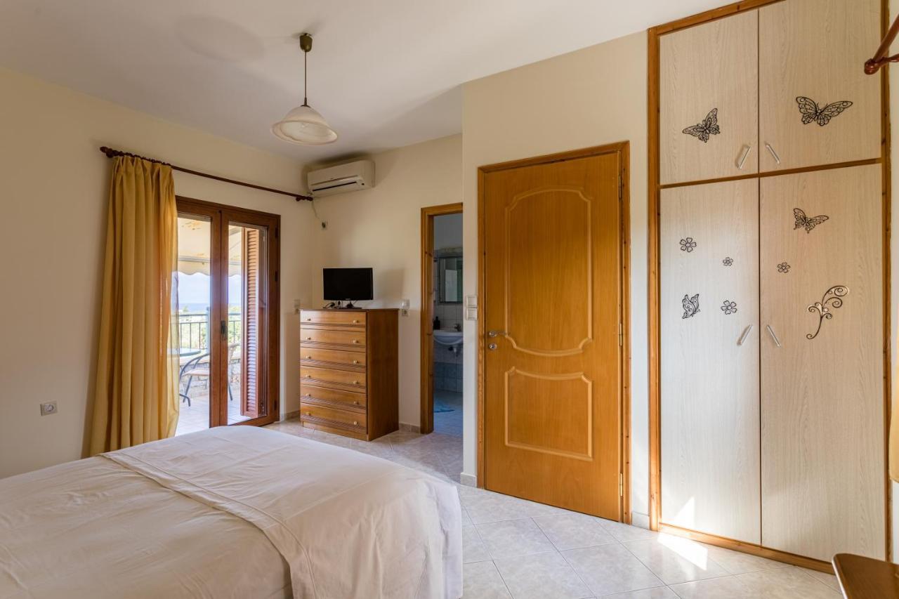 Chioureas Apartments Lévktron Екстериор снимка