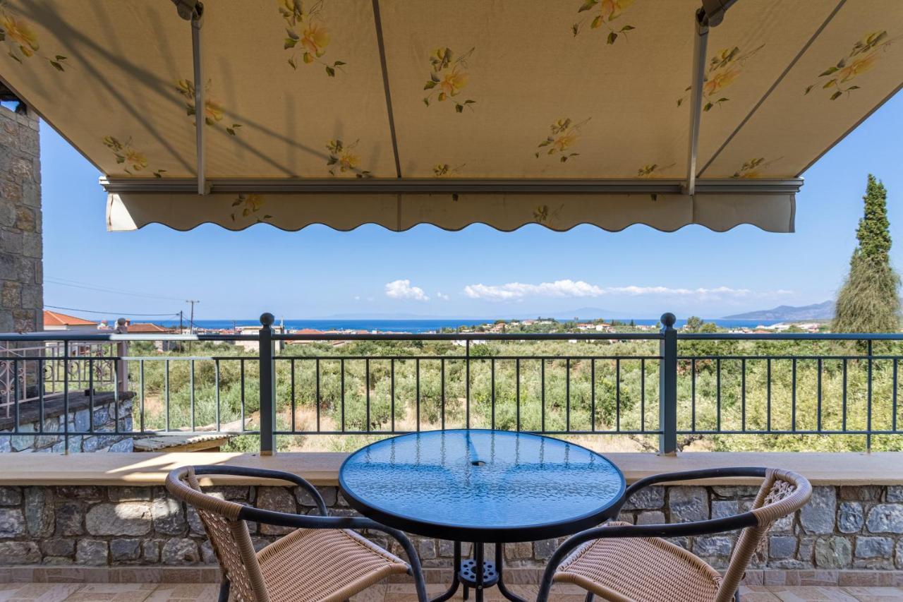 Chioureas Apartments Lévktron Екстериор снимка