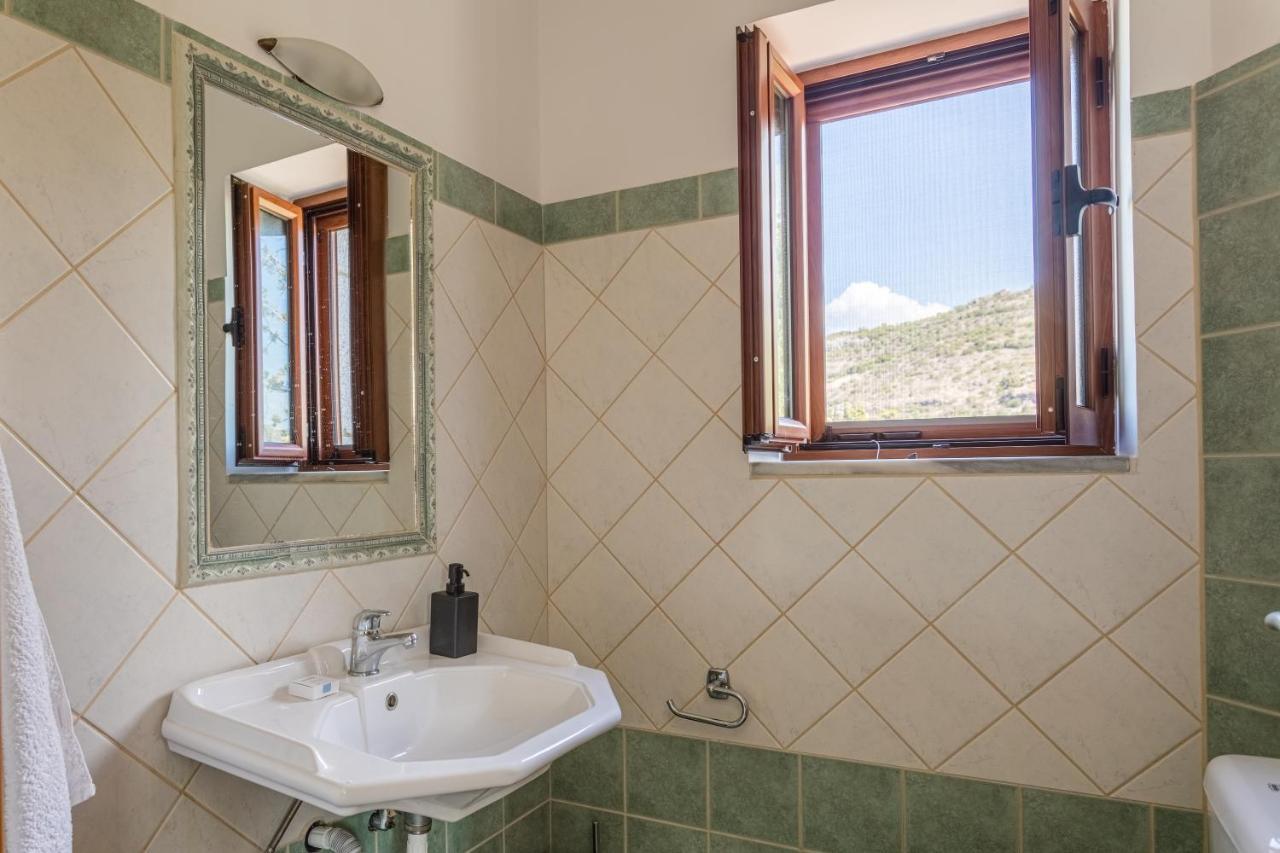 Chioureas Apartments Lévktron Екстериор снимка